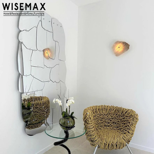 WISEMAX MUEBLES <span class=keywords><strong>Italiano</strong></span> Irregular Acrílico Espejo <span class=keywords><strong>de</strong></span> pared Luz Lujo Forma única Empalme <span class=keywords><strong>Diseño</strong></span> Espejo para la decoración del hotel - Product Image 3