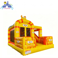 Glissade gonflable jaune Lilytoys avec mur en filet, trampoline en PVC certifié CE pour les tout-petits