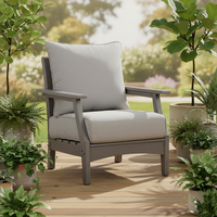 Grauer Outdoor-Gartensofa - Wasserfester Holzoptik-Terrassensessel mit Kissen für Villa, Poolbereich, Balkon - HDPE-Gartenmöbel