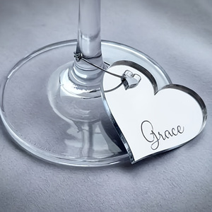 Étiquettes personnalisées en acrylique en forme de cœur pour verres à vin, marqueurs de boissons avec nom, breloques pour mariage, <span class=keywords><strong>anniversaire</strong></span>, fête, accessoires d'identification de tasses - Product Image 1