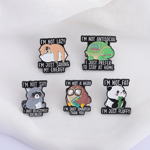 Épingles en émail d'anxiété sociale d'animal mignon antique «Je ne suis pas timide juste sélectivement social; Je ne suis pas gros juste moelleux» Broche Badge - Product Image 3