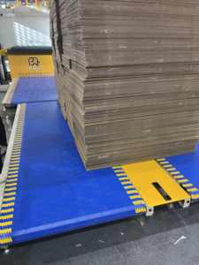 Nastro Trasportatore Modulare a Superficie Piatta <span class=keywords><strong>PL</strong></span> QNB con Velocità Regolabile per Imballaggio di Bottiglie in Plastica/Vetro, Industria del Cartone Ondulato - Product Image 6