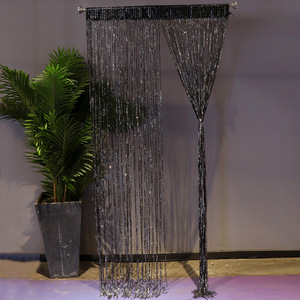 Luxuriöser silberner Quasten-Folienfransen-Vorhang 1x2M, verschlüsselter Metallic-Streamer für Hochzeitsfeier-Hintergrund & Deckendekoration - Product Image 3