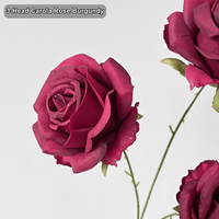 Vente en gros de roses artificielles Faux Carola en spray, 3 têtes, bordeaux, rose, blanc, pour arrangements floraux, centre de table de fête, en vrac