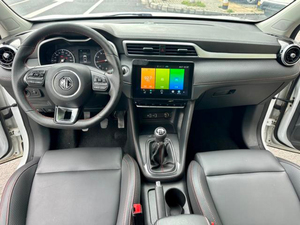 Morris Garages <span class=keywords><strong>MG</strong></span> <span class=keywords><strong>ZS</strong></span> 2020 180DVVT Manual Lite, Auto Usado, SUV <span class=keywords><strong>de</strong></span> 5 Puertas y 5 Asientos, <span class=keywords><strong>Segunda</strong></span> <span class=keywords><strong>Mano</strong></span> - Product Image 4