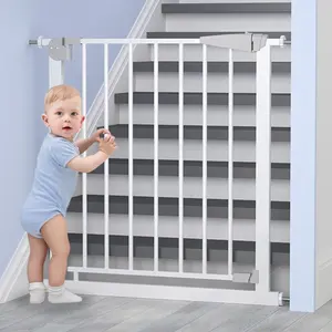 Ajustável Baby Safety Door Gate Pet Dog Cat Fence Stair Door Metal High Strength Iron Gate For Kids Safety