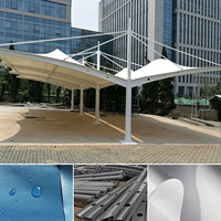 Auvent de voiture moderne en membrane PVDF haute résistance, anti-corrosion, imperméable, ignifuge, résistant au vent 120 km/h, auvent extérieur personnalisé