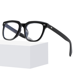 Gafas ópticas unisex con montura completa negra y lentes transparentes, tamaño mediano, anti luz azul, para uso diario. - Product Image 1