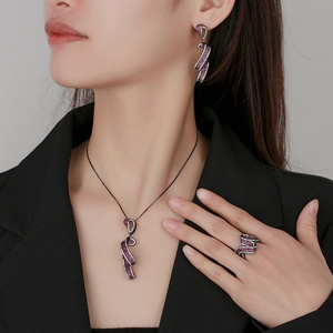 Wholesale Fashion Eco-friendly Copper Black Gold Plated Micro Pave Red Zircon Bow Pendant <b>Earrings</b> Ring Jewellery <b>Set</b> - Product Image 6