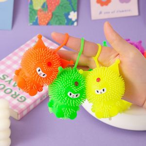 Juguete creativo Kuromi Pom Pom con luz, juguete de plástico para niños de 2 a 4 años, unisex, sin batería - Product Image 3