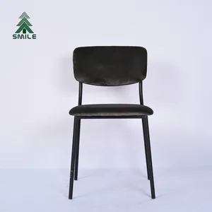 도매 현대 북유럽 블랙 파우더 코팅 다리 복고풍 디자인 식당 의자 레스토랑 의자 덮개를 씌운 의자