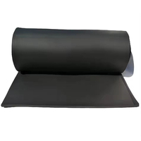 Rouleau de mousse de caoutchouc NBR PVC à cellules fermées flexible pour l'isolation thermique et les applications de refroidissement CVC