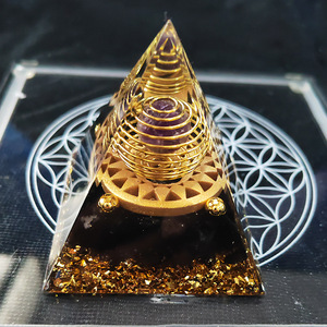 Pirámide de Cristal Kogiya, Artesanía de Resina, Decoración para el Hogar, Adorno de Escritorio, Colección de Regalos - Product Image 2