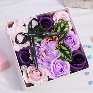 La confezione regalo di fiori artificiali per la decorazione domestica è la prima scelta per souvenir romantici e colorati decorati con Rose - Product Image 3