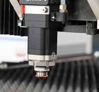 Machine de découpe laser à fibre CNC haute performance avec système de contrôle Cypcut, découpeuse de plaques métalliques de haute précision, automatique à refroidissement par eau