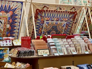 Tùy chỉnh xách tay sắt đảo kệ hiện đại Kraft màu hàng hóa hiển thị lưu trữ đứng cho siêu thị cửa hàng bán lẻ hiển thị - Product Image 5