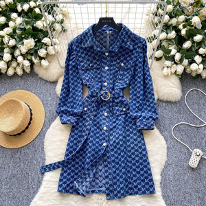 Abito in Denim Midi Autunnale Sostenibile e Traspirante con Colletto Rovesciato per Donna - Product Image 1