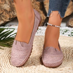 <span class=keywords><strong>Mocasines</strong></span> Perforados Bordados para <span class=keywords><strong>Mujer</strong></span>, Zapatos Planos de Moda de Tallas Grandes, Zapatos Casuales de Suela Suave para Venta al Por Mayor Personalizada - Product Image 6