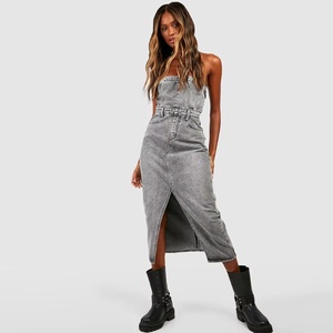 Robe en jean personnalisée OEM pour femme, style sexy d'été, coupe bandeau, fendue sur le devant, longueur midi - Product Image 4