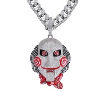 Collier pendentif en laiton plaqué or véritable avec zircon scintillant, motif Hip Hop, motif 'Fright Doll' avec chaîne mobile 'Scie à chaîne'