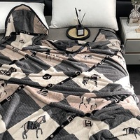 Printemps lit jette imprimé flanelle polaire couverture été mode lit couverture 200*230 cheval fleur été épaissir INS jeter couverture