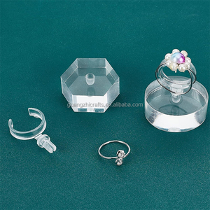 Présentoir et support moderne en acrylique transparent pour bagues, tailles personnalisées, support de rangement rond/hexagonal pour bureau et magasin - Product Image 4