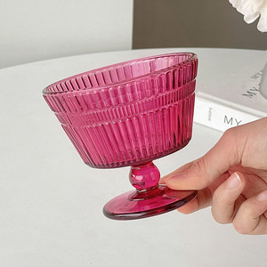 Venta al por mayor: Tazón de vidrio alto estilo coreano a rayas rosa para yogur, ensalada, postre o bebidas. - Product Image 3