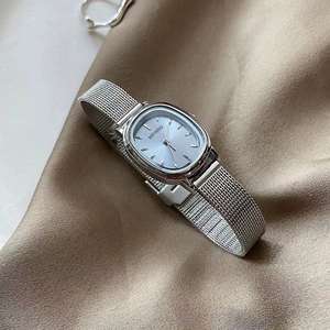 Mode ovale petit cadran montre pour femme tempérament simple montre d'étudiant étanche montre en acier inoxydable - Product Image 5