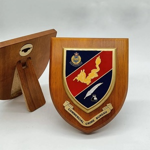 <span class=keywords><strong>Plaque</strong></span> de récompense personnalisée avec composants en métal moulé sous pression, bouclier de trophée en <span class=keywords><strong>bois</strong></span> avec boîte cadeau personnalisée pour les récompenses - Product Image 1