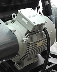 מגרסת פלסטיק דו-צירית אטומה לרעש עם מנוע ומשאבה, תפוקה 90 ק\"ג/שעה, דגם SG-2324 - Product Image 2