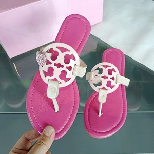 YESTEEM Chanclas <span class=keywords><strong>de</strong></span> <span class=keywords><strong>cuero</strong></span> sintético ligeras y transpirables para mujer, zapatos planos informales <span class=keywords><strong>de</strong></span> verano, Chanclas Para Mujer, sandalias para mujer - Product Image 2