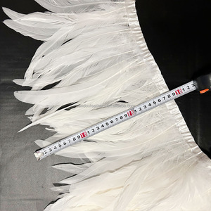 Plumes de queue de coq blanches en gros pour la décoration du Carnaval de Miami, des Bahamas et du Jankanoo - Product Image 2