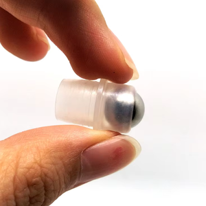 Venta al por mayor logotipo personalizado grabado bambú embalaje Twist up barras de labios cilindro bálsamo labio brillo tubo cosmético - Product Image 6