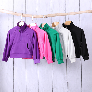 Conjunto de Dos Piezas para Niñas con Certificación CPC y CPSIA, Ropa de Yoga al por Mayor, Sudadera Corta con Media Cremallera y Falda Plisada - Product Image 3