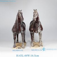 RZLN08-G Antique Grande Poterie Marron Marche Cheval Sculptures Ancienne Maison Décorative Cheval Forme Statues En Céramique Figurines