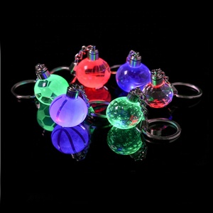 Tùy Chỉnh Quả Cầu Bóng Đá Bóng Rổ Bóng Hình Dạng Với Đèn Led Pha Lê Keychain - Product Image 4