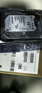 Attention aux prix réduits 872479-B21 Disque dur SAS 12G Critique 10K SFF SC Multi-fournisseurs 1,2 To pour serveur HPE HPE 1,2 To SAS 10K SFF SC HD - Product Image 3
