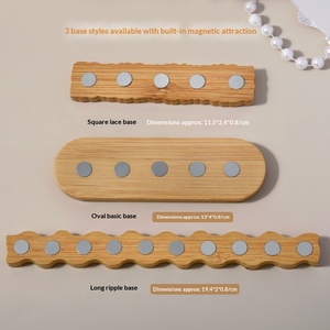 Support de présentation et base d'entraînement pour nail art en bois, style bûche, au design moderne et minimaliste - Product Image 3
