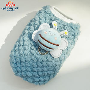 Vêtements pour chiots et chats en polyester de luxe moderne en gros, confortables, mignons, en peluche, veste d'hiver pour chien - Product Image 5