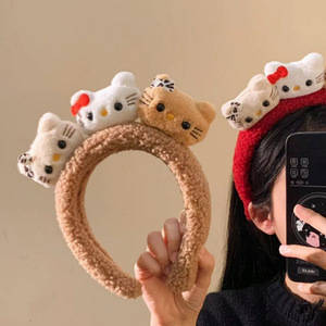Bandeau en peluche avec oreilles de chat pour femmes et filles, bandeau moelleux style sherpa avec nœud ; Comprend 3 motifs de chats adorables - Product Image 4