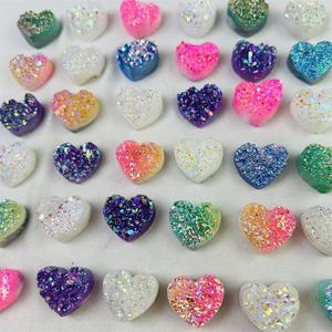 Arte popolare naturale di piccole dimensioni angelo Aura quarzo cristallo a grappolo cuori mescolano colori galvanici cuore gemma per collana pendente - Product Image 4