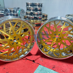 Ruedas Forjadas de 26 Pulgadas, 24x9, 26x9, Acabado Dorado con Borde Cromado - Product Image 5