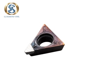 Plaquettes de tournage PCD pour tour CNC haute performance, optimisées pour les pièces en cuivre et en alliage d'aluminium - Product Image 1