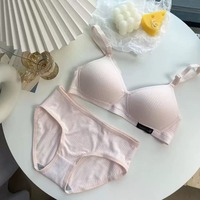 Soutien-gorge de sport floral confortable et respirant pour filles, sans couture, push-up, une pièce, bretelles réglables, sans armatures, tricoté, demi-bonnet