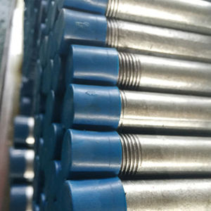 Tuyau en <span class=keywords><strong>acier</strong></span> galvanisé fileté avec un raccord à une extrémité et un capuchon en plastique à l'autre extrémité - Product Image 5