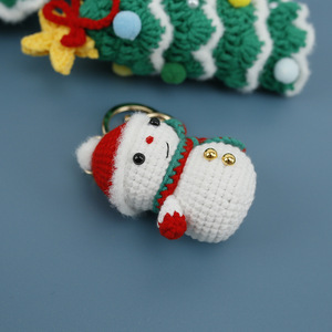 Muñeco de Nieve Navideño Tejido a Mano, Amigurumi Festivo con Bufanda y Gorro, Decoración Navideña, Regalo para Familiares y Niños - Product Image 3
