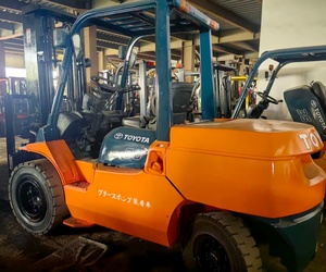 Chariots élévateurs Toyota 7FDA50 de 5 tonnes d'occasion, fabriqués au Japon - Product Image 3