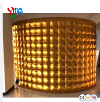 Cadre de fond LED mural de cabine photo gonflable en or commercial de 10 pieds pour les fêtes et les événements comprend un accessoire de souffleur d'air