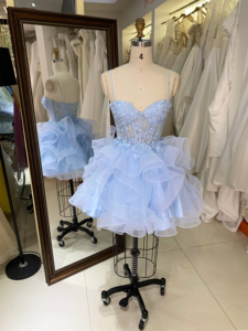 Vestido de cóctel azul cielo con tirantes finos y encaje ilusorio, vestido de noche mini de tul con volantes, vestido de fiesta - Product Image 5