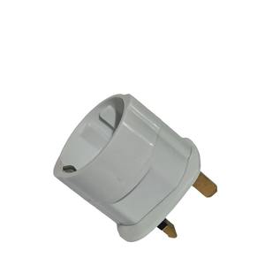 Adaptateur de voyage britannique vers européen, convertisseur de courant universel Bs1363 Ac pour une utilisation multi-pays avec broches en cuivre et ABS - Product Image 2